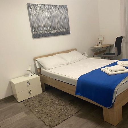 Astoria Apartment Varazdin Bagian luar foto