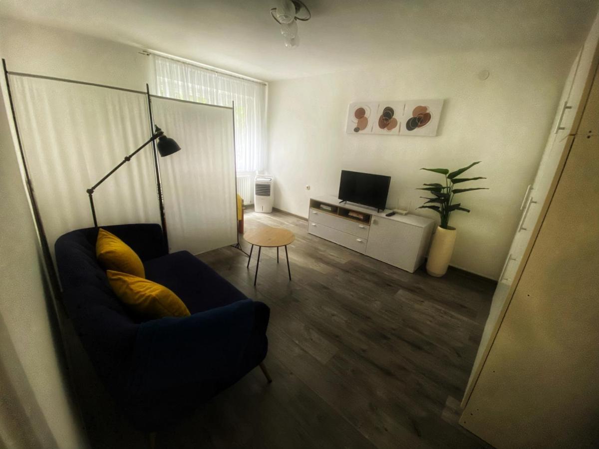 Astoria Apartment Varazdin Bagian luar foto