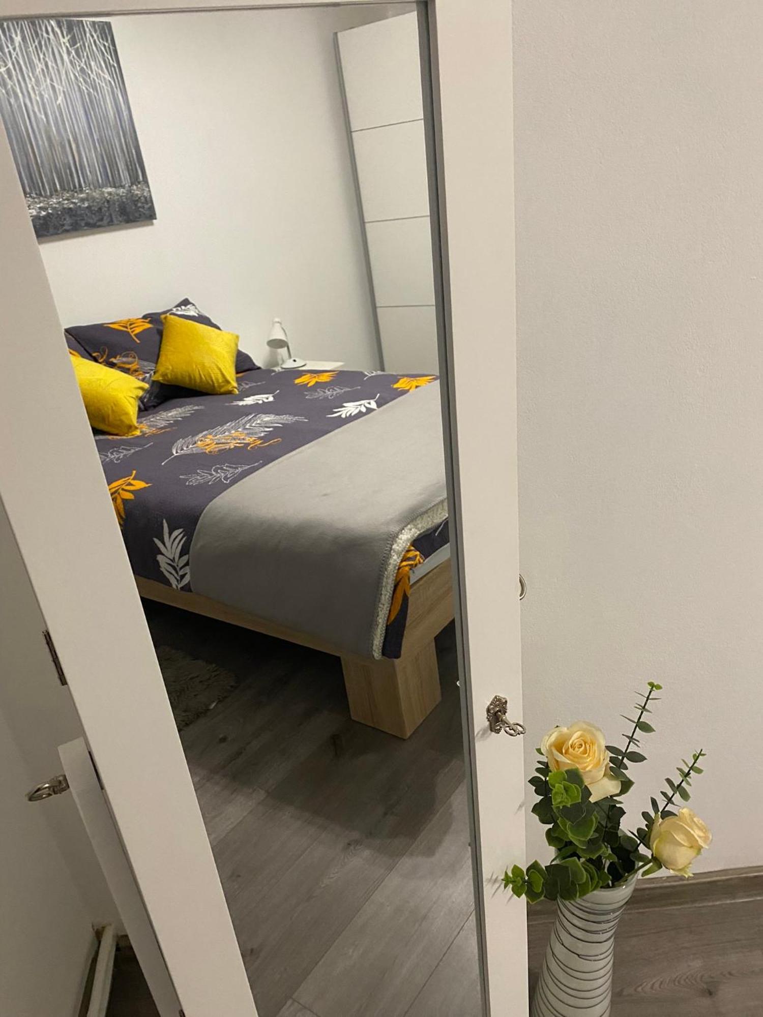 Astoria Apartment Varazdin Bagian luar foto